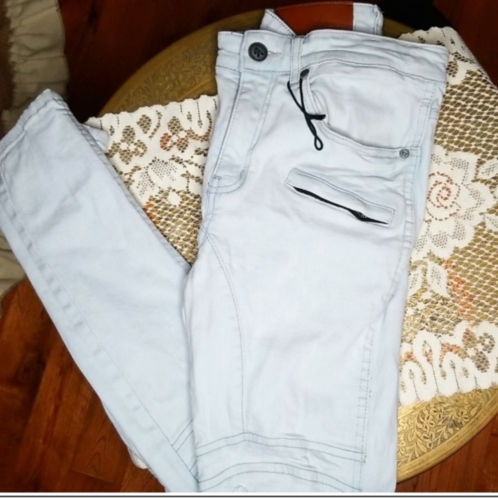 Says size 29 but fits like a 27 Waimea Knees Distressed Skinny Fit Jeans
